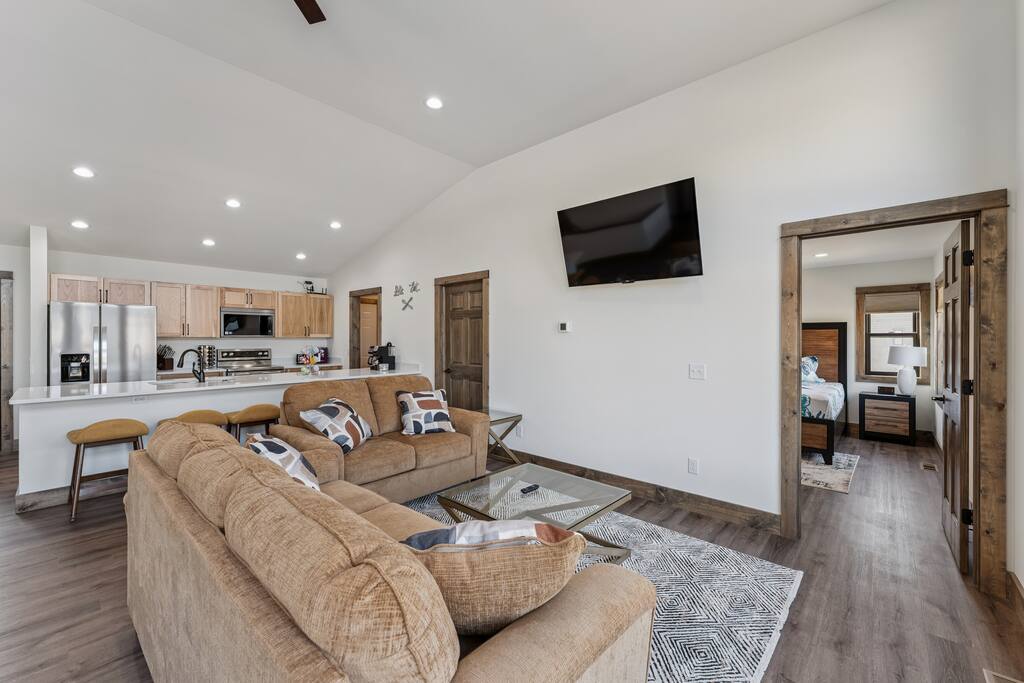 New Listing Lakeside Beach Sleeps 15+ Pet friendly - New Lisbon New Listing Lakeside Beach Sleeps 15+ Pet friendly - New Lisbon