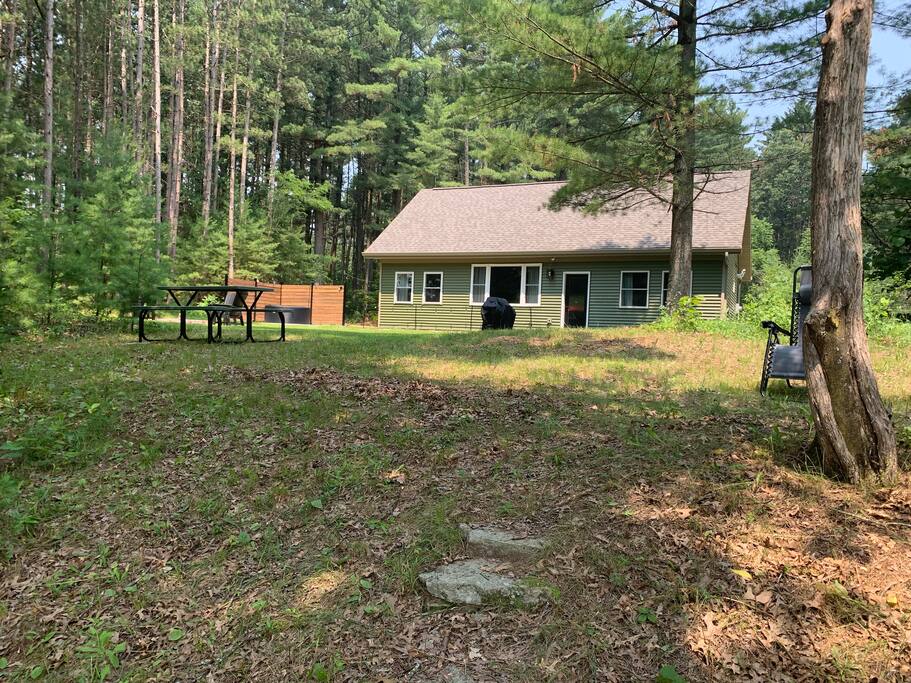 New Listing 2BR/2BA on Trout Lake HotTub & Firepit - Wisconsin Dells New Listing 2BR/2BA on Trout Lake HotTub & Firepit - Wisconsin Dells