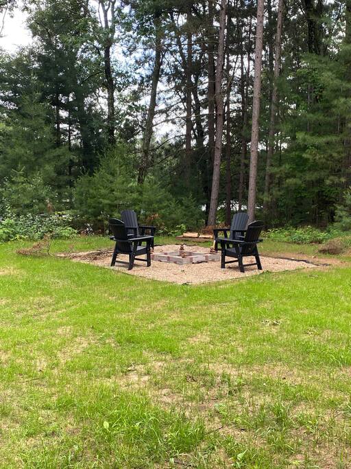 New Listing 2BR/2BA on Trout Lake HotTub & Firepit - Wisconsin Dells New Listing 2BR/2BA on Trout Lake HotTub & Firepit - Wisconsin Dells