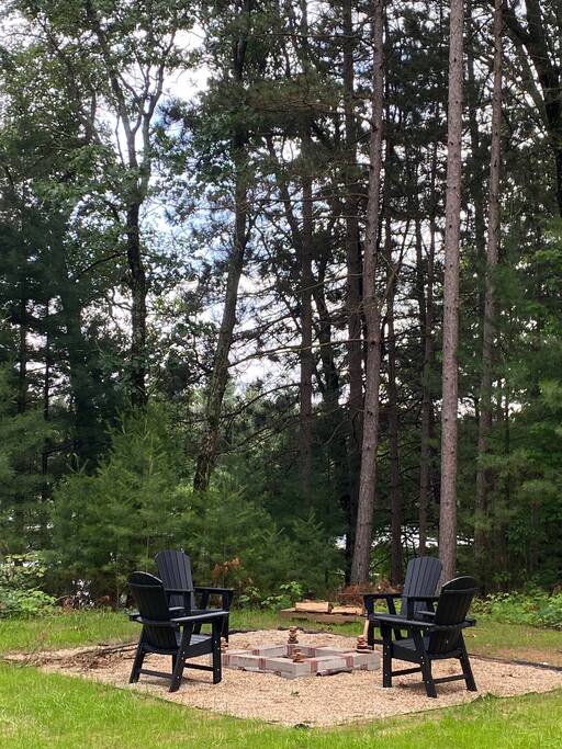 New Listing 2BR/2BA on Trout Lake HotTub & Firepit - Wisconsin Dells New Listing 2BR/2BA on Trout Lake HotTub & Firepit - Wisconsin Dells