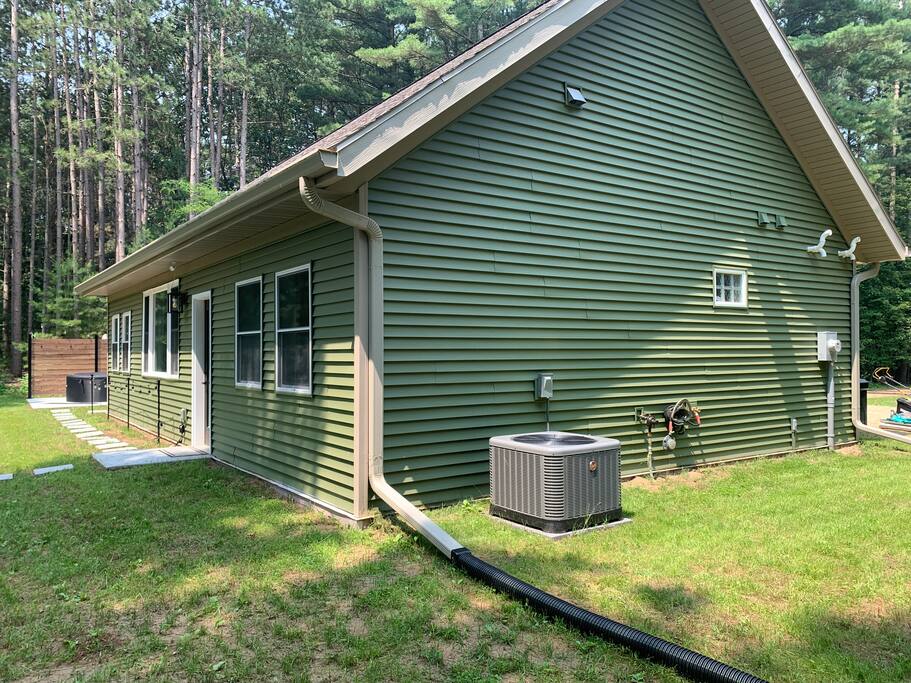 New Listing 2BR/2BA on Trout Lake HotTub & Firepit - Wisconsin Dells New Listing 2BR/2BA on Trout Lake HotTub & Firepit - Wisconsin Dells