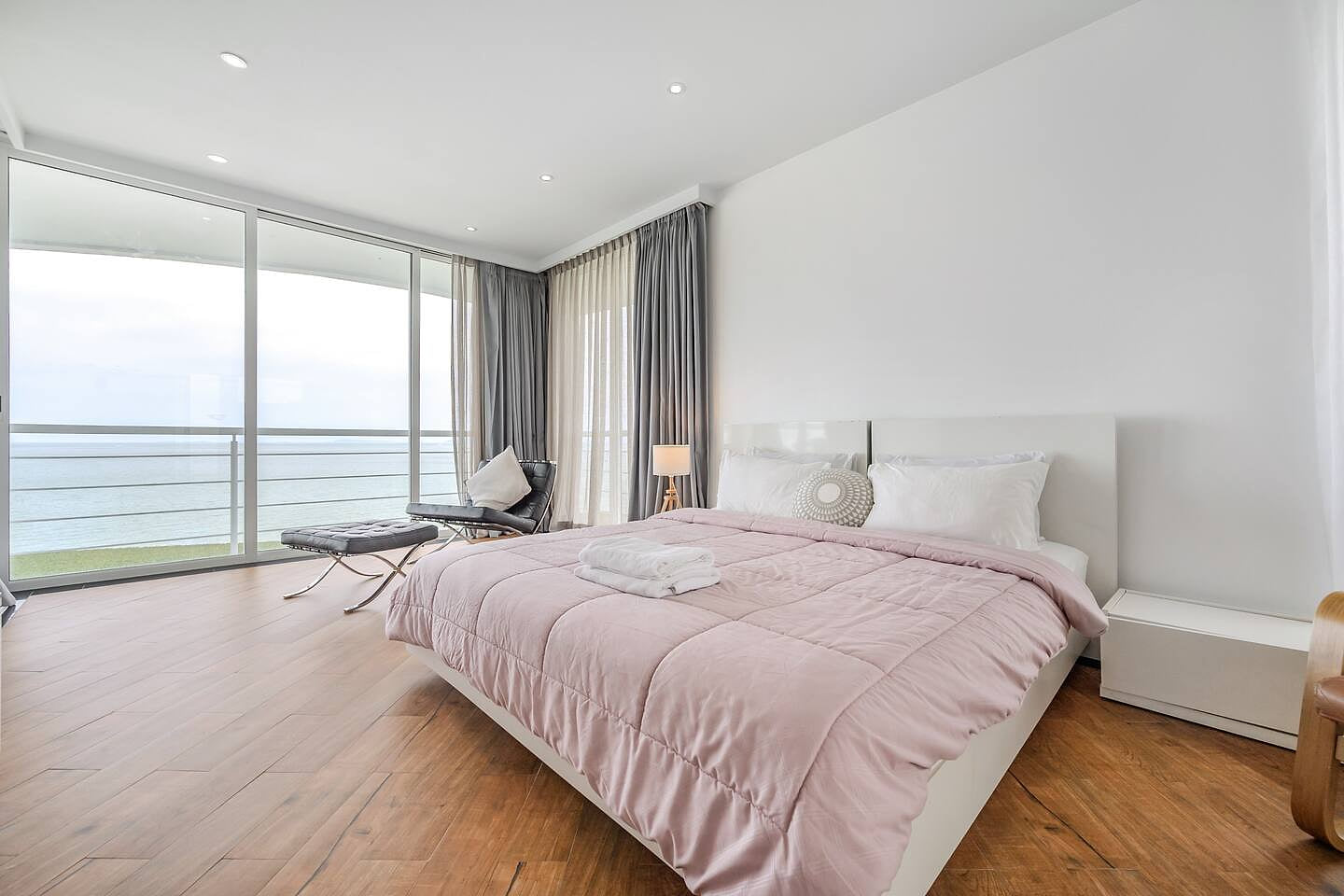 Pure Sunset Beach - Large Ocean View 3 Bedrooms