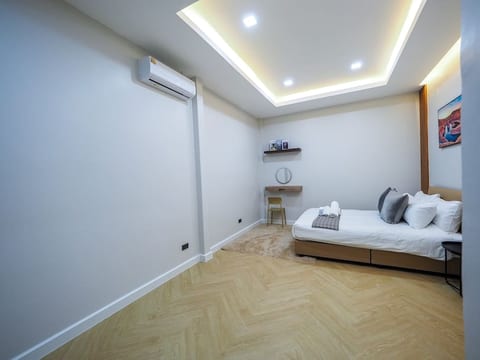 Oliver's Cozy House RB12