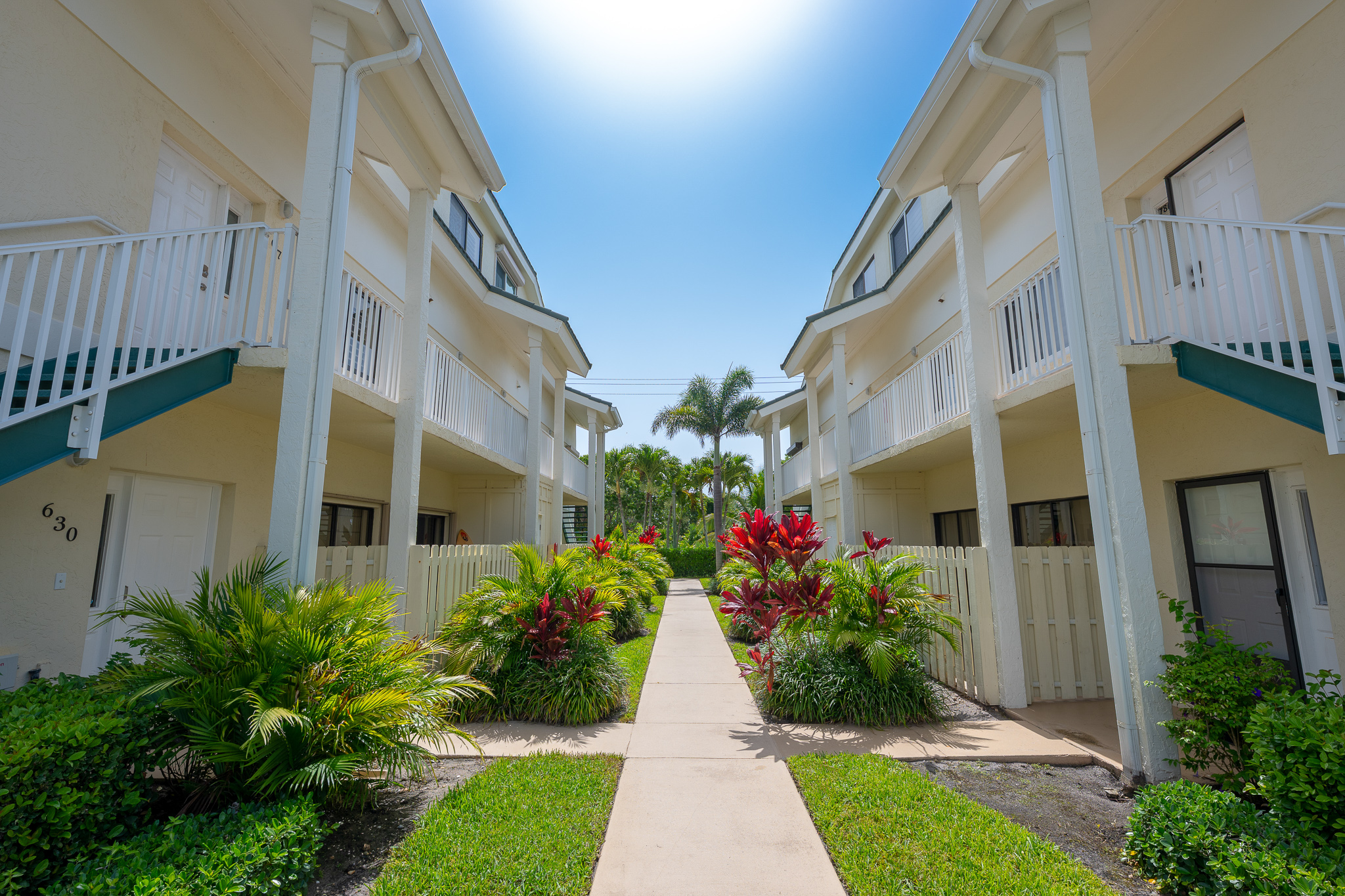 Path to Carlin Park - only 75 ft away