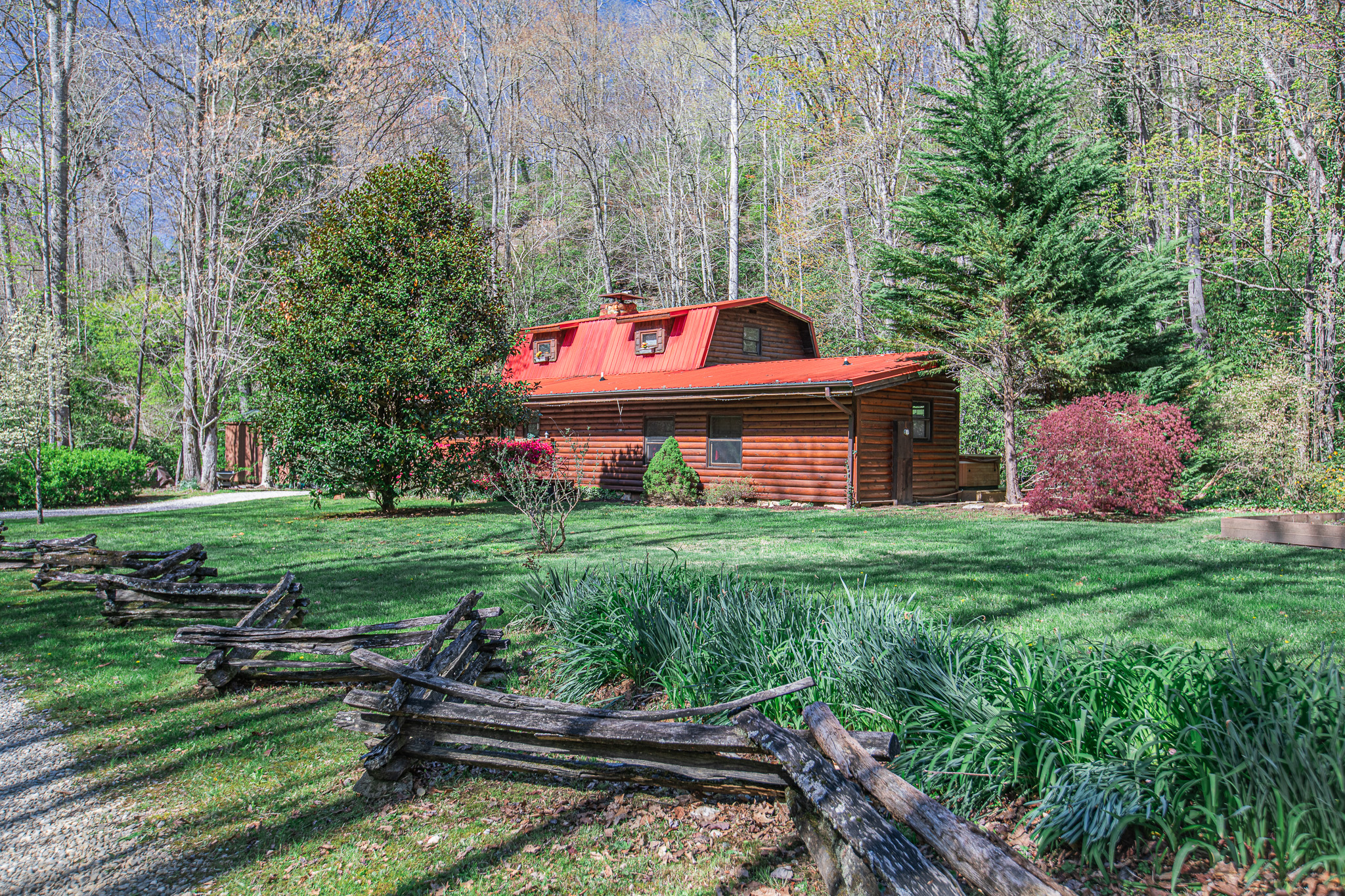 Buffalo Creek Log Cabin