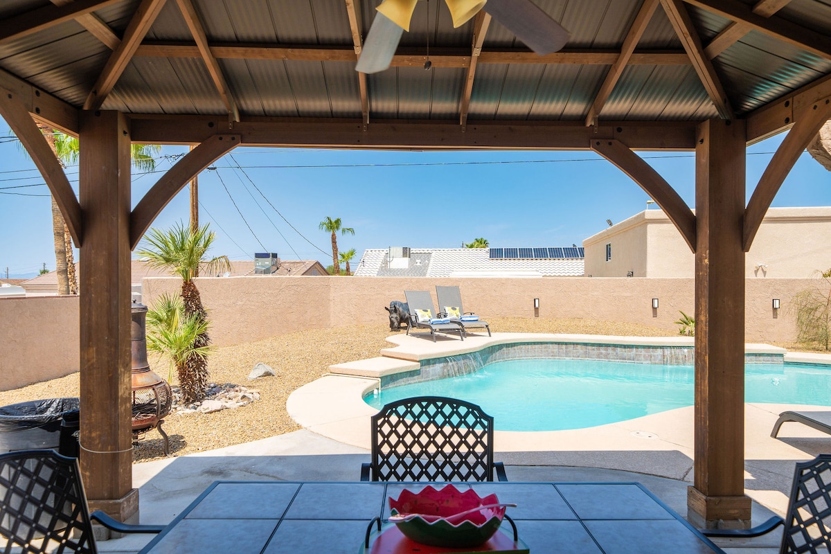 SLEEPES 12*BOAT PARKING*POOL* BEAUTIFUL! - Lake Havasu City