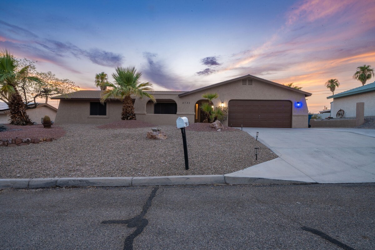 SLEEPES 12*BOAT PARKING*POOL* BEAUTIFUL! - Lake Havasu City