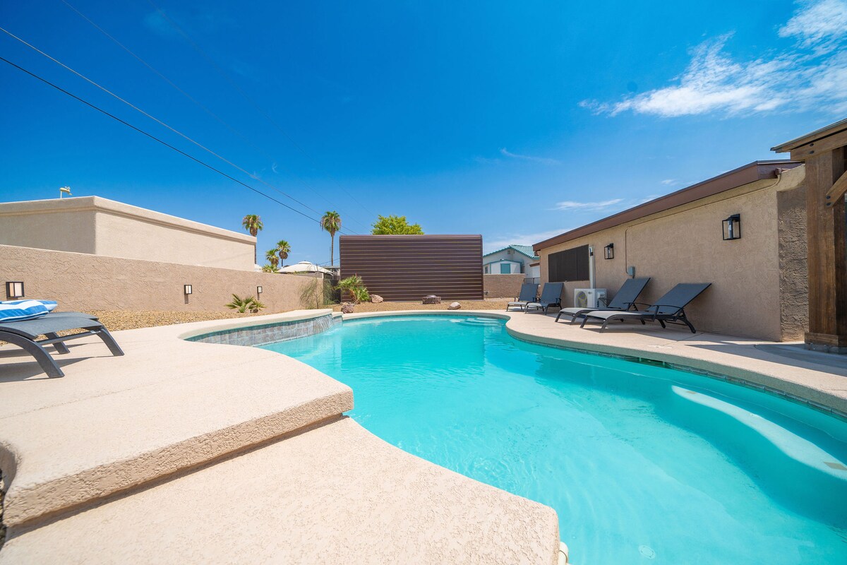 SLEEPES 12*BOAT PARKING*POOL* BEAUTIFUL! - Lake Havasu City