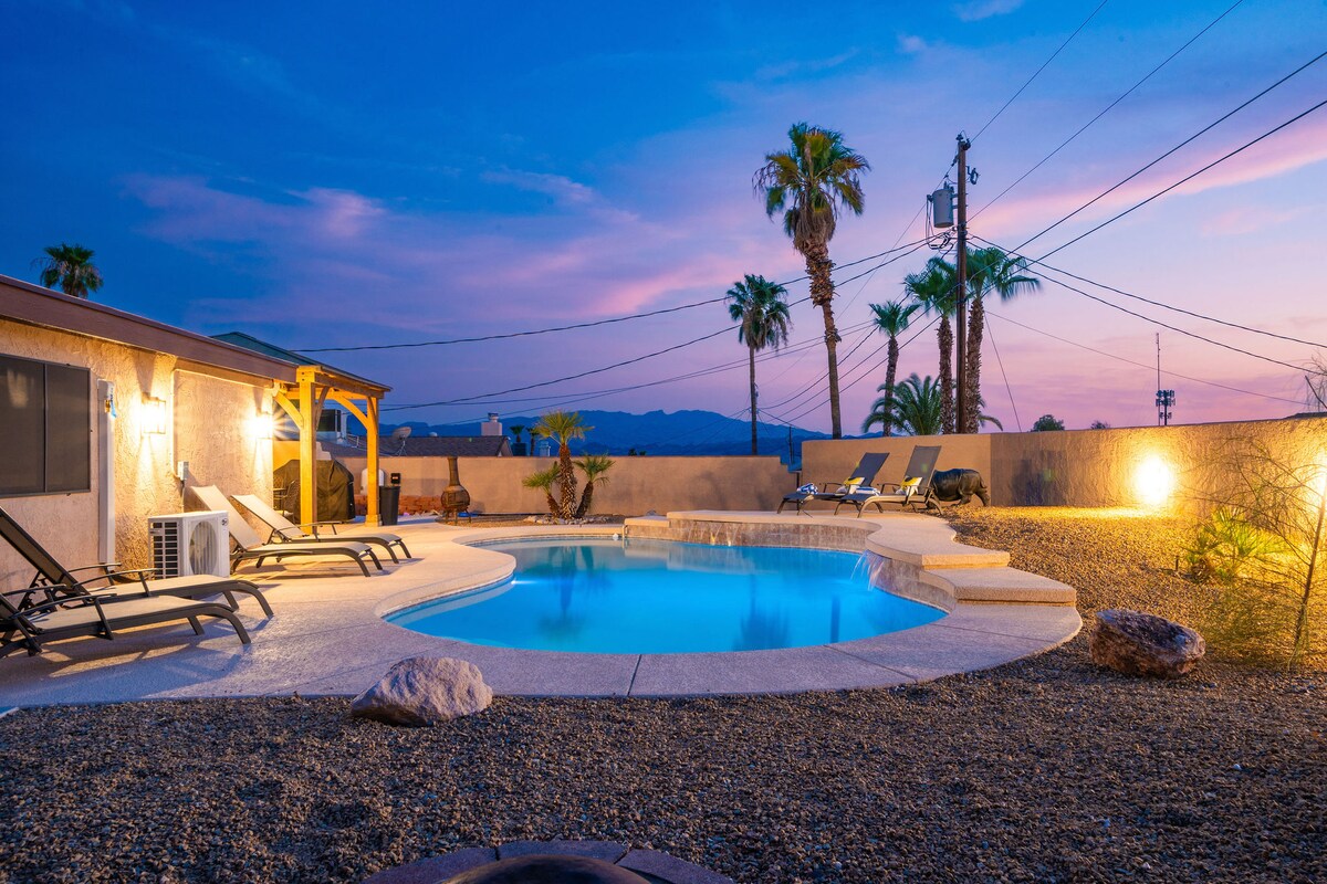SLEEPES 12*BOAT PARKING*POOL* BEAUTIFUL! - Lake Havasu City