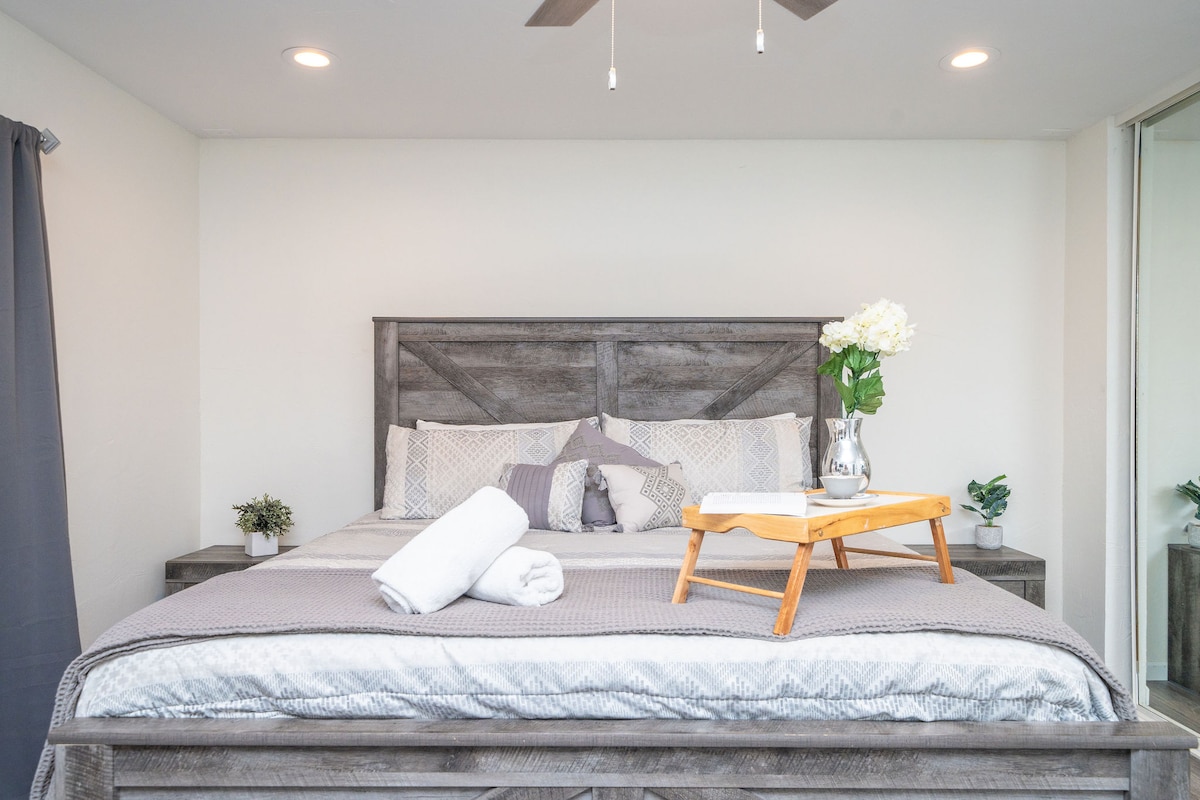 SLEEPES 12*BOAT PARKING*POOL* BEAUTIFUL! - Lake Havasu City