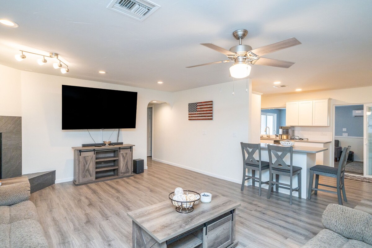 SLEEPES 12*BOAT PARKING*POOL* BEAUTIFUL! - Lake Havasu City