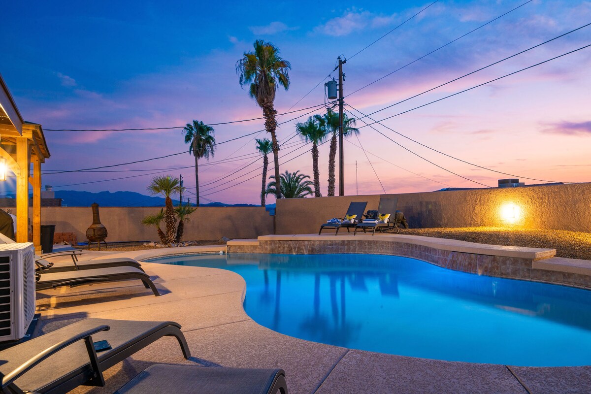 SLEEPES 12*BOAT PARKING*POOL* BEAUTIFUL! - Lake Havasu City