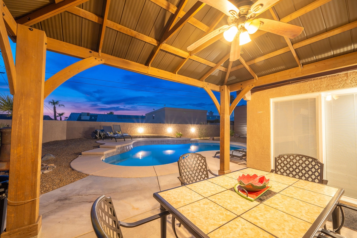 SLEEPES 12*BOAT PARKING*POOL* BEAUTIFUL! - Lake Havasu City