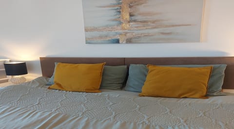 Bedroom with super king bed. Bed can be arranged as 2 single beds / twin beds.