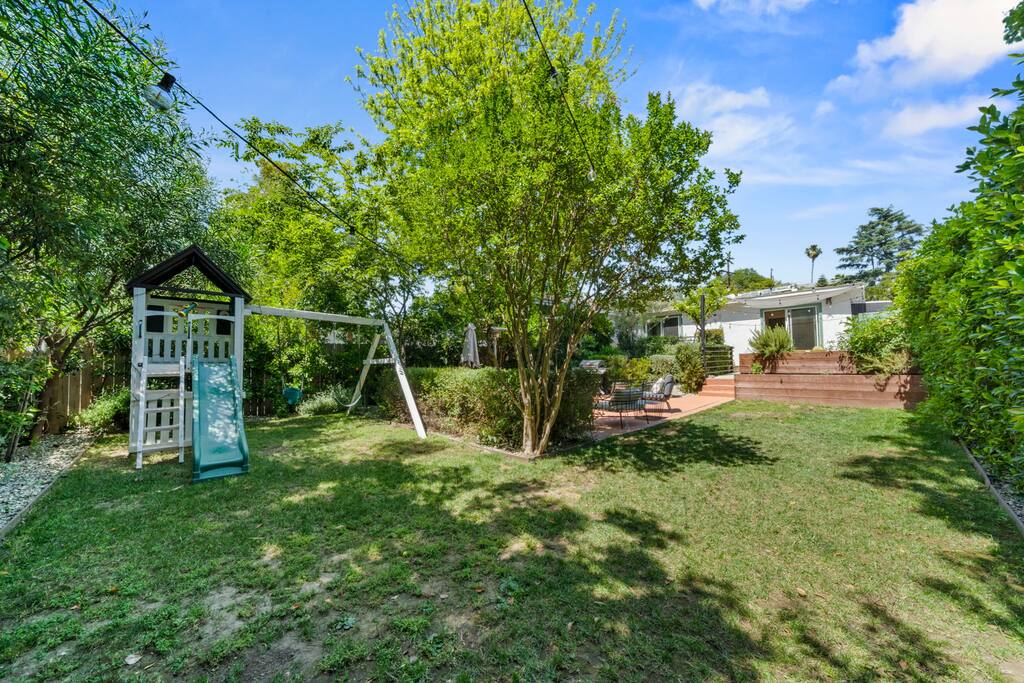 Cozy Family Escape | Garden+Kids’ Playground + BBQ