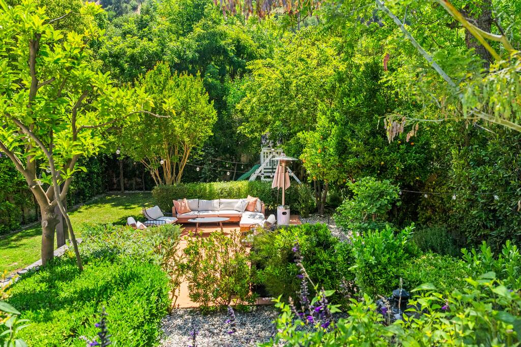 Cozy Family Escape | Garden+Kids’ Playground + BBQ
