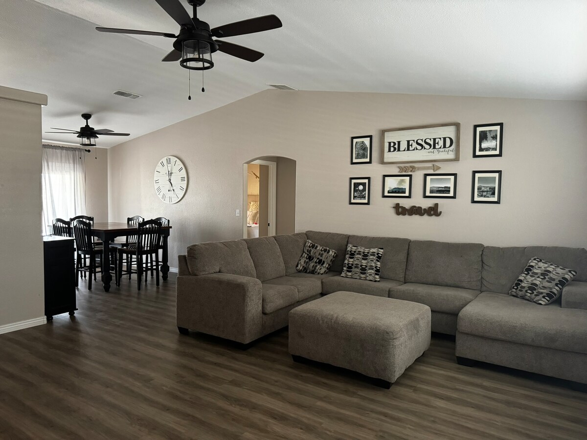 Quaint and perfect stay!3/2 pool & spa - Lake Havasu City