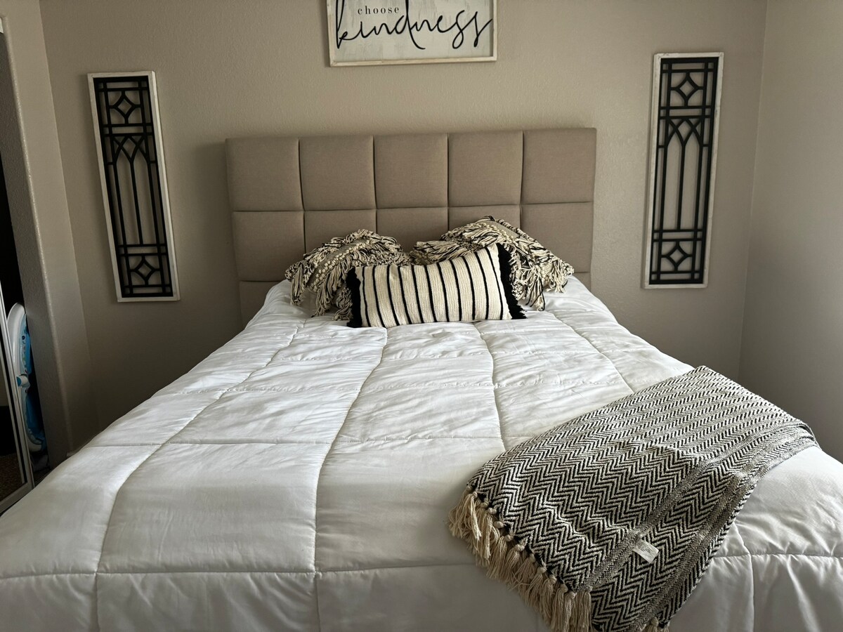 Quaint and perfect stay!3/2 pool & spa - Lake Havasu City