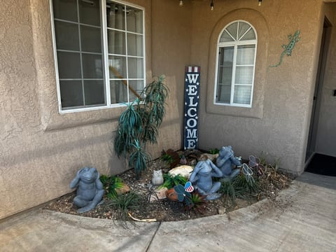 Quaint and perfect stay!3/2 pool & spa