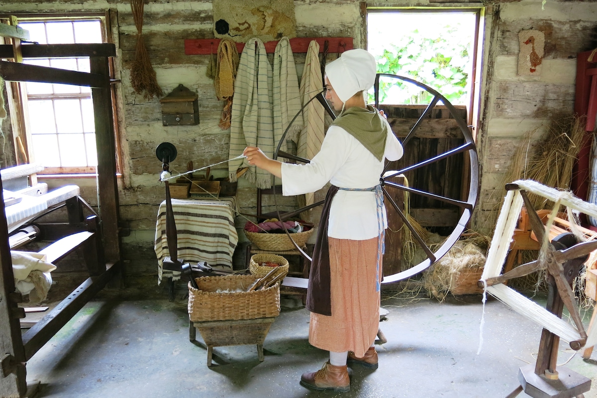 3 mins to Big Boulder Lake, FREE Beach Club passes - Lake Harmony