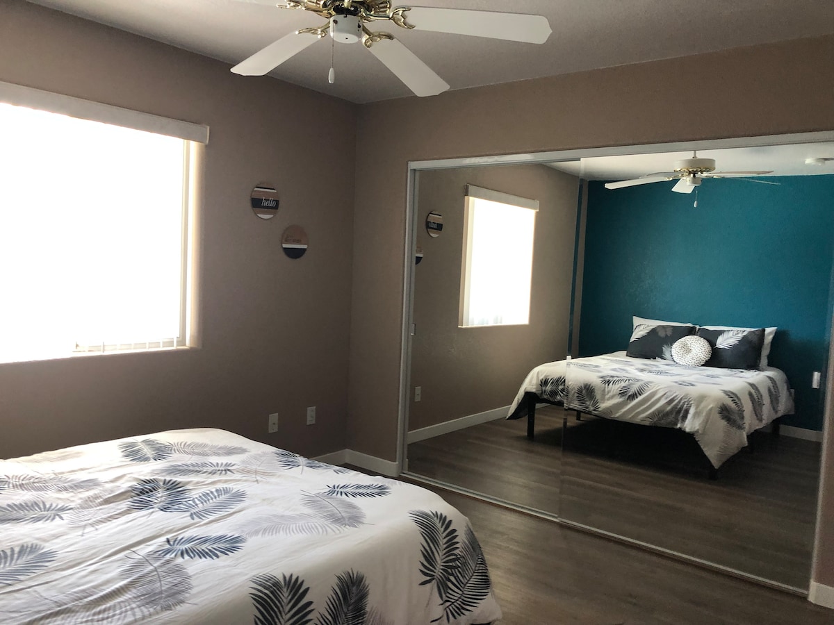 RETREAT, RELAX, REPEAT! 3/2 w POOL. CLOSE TO LAKE! - Lake Havasu City