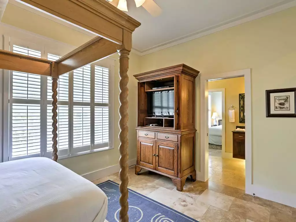 Wake up and open the shudders to greet the new day! - 5 Bd sleeps 14 Heated Pool, Hot Tub & Golf Cart - Santa Rosa Beach