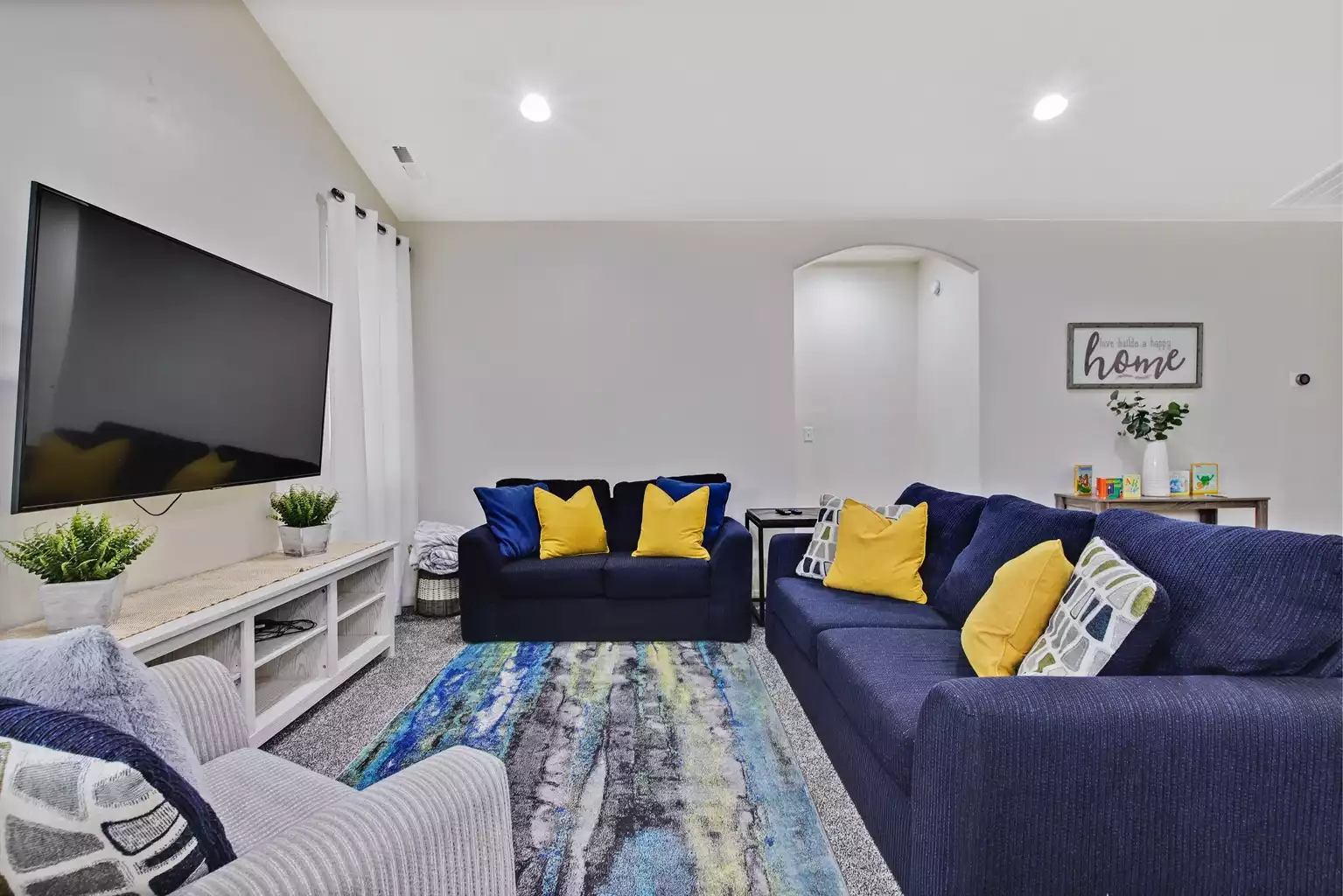 modern-luxurious-4-bedroom-centrally-located-home/