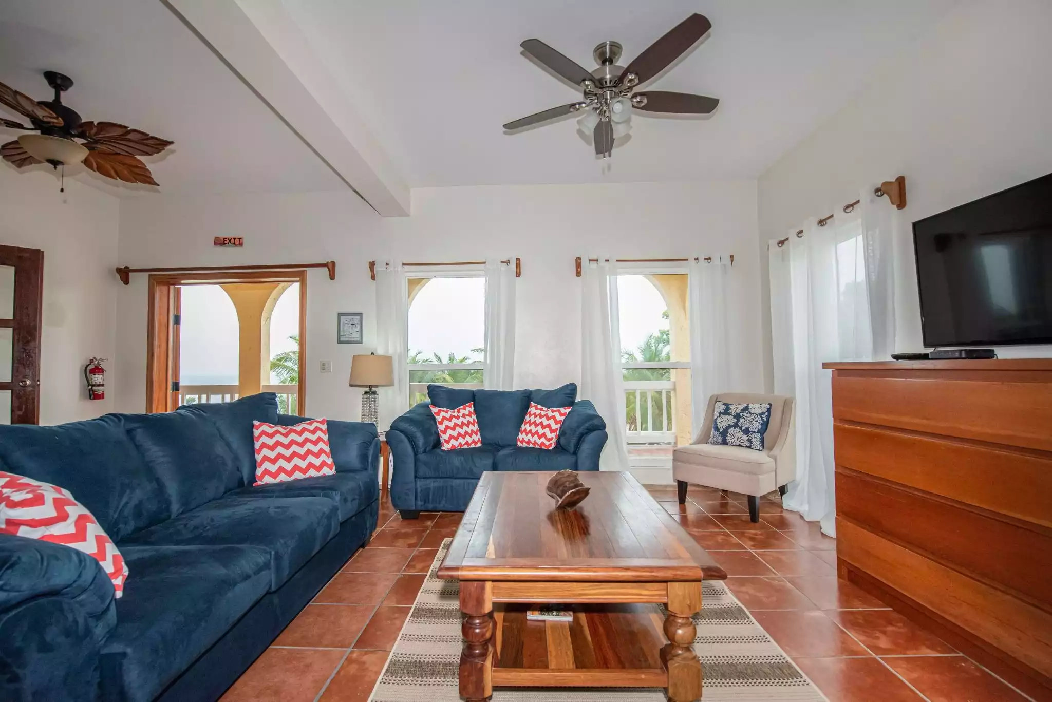 2nd floor living room with hide a bed 2nd floor living room with hide a bed - Villa Incommunicada-Private beachfront luxury - San Pedro
