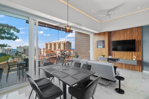 New 1BR 2Bath condo in the Romantic Zone