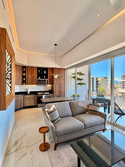 New 1BR 2Bath condo in the Romantic Zone