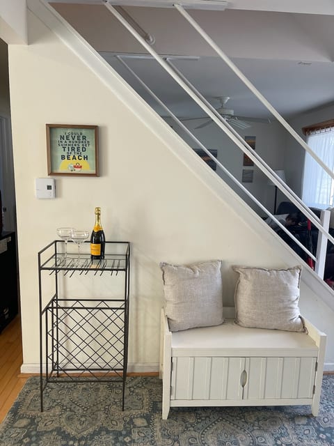 Pet Friendly Cottage – 200 steps from the Beach!