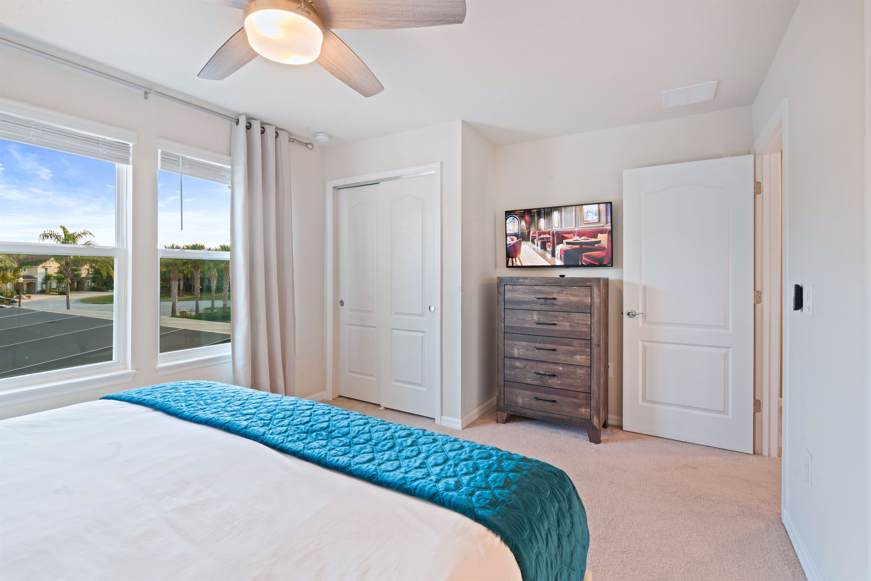 Relax in the Fleur de Sel Suite, featuring an ensuite bathroom, a luxurious US King bed, and a Smart TV for your entertainment.