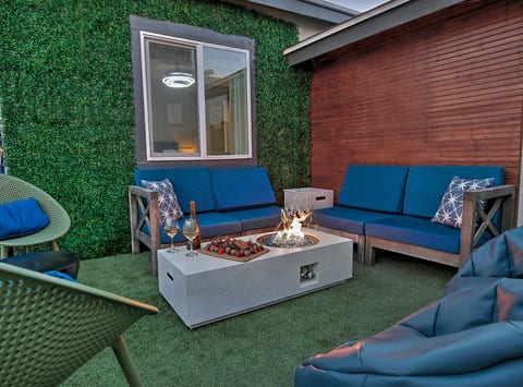 Lunar: Old Town•2 Kings•Heated Pool•Spa•Game Room