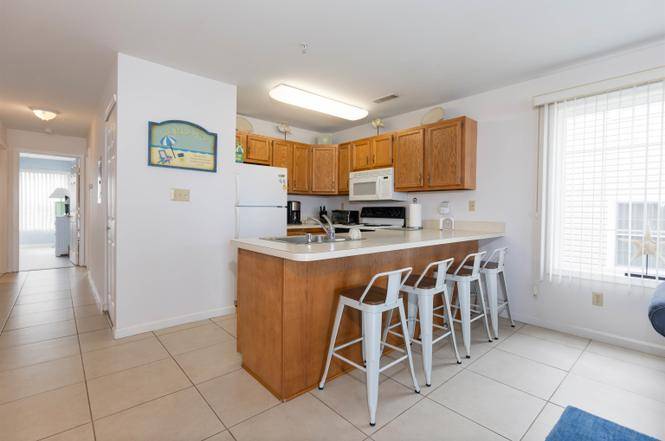 Spacious 2 Bed, 2 Bath Condo right by the WW Beach
