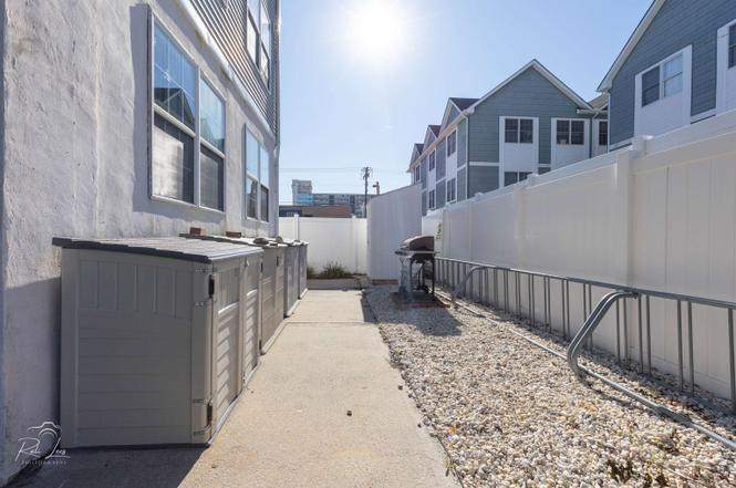 Spacious 2 Bed, 2 Bath Condo right by the WW Beach