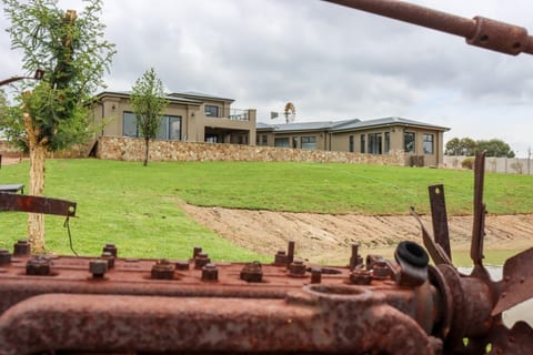 Stones Throw Manor