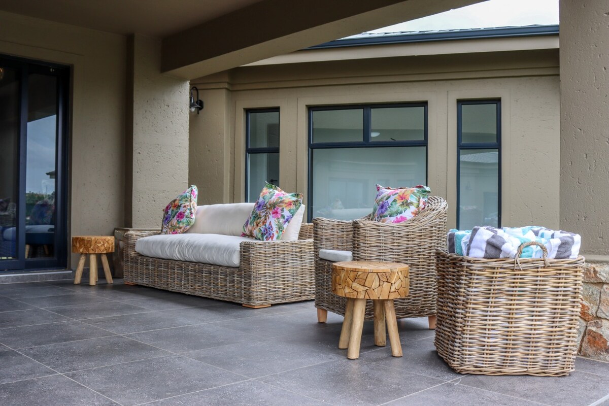 Stones Throw Manor - Krugersdorp