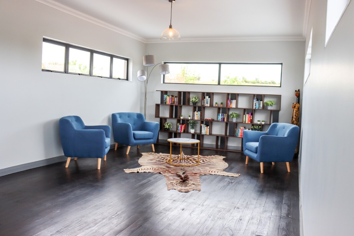 Stones Throw Manor - Krugersdorp