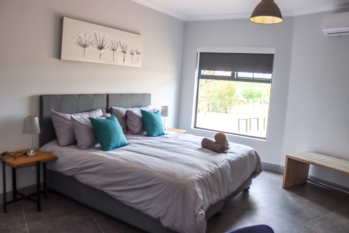 Stones Throw Manor - Krugersdorp