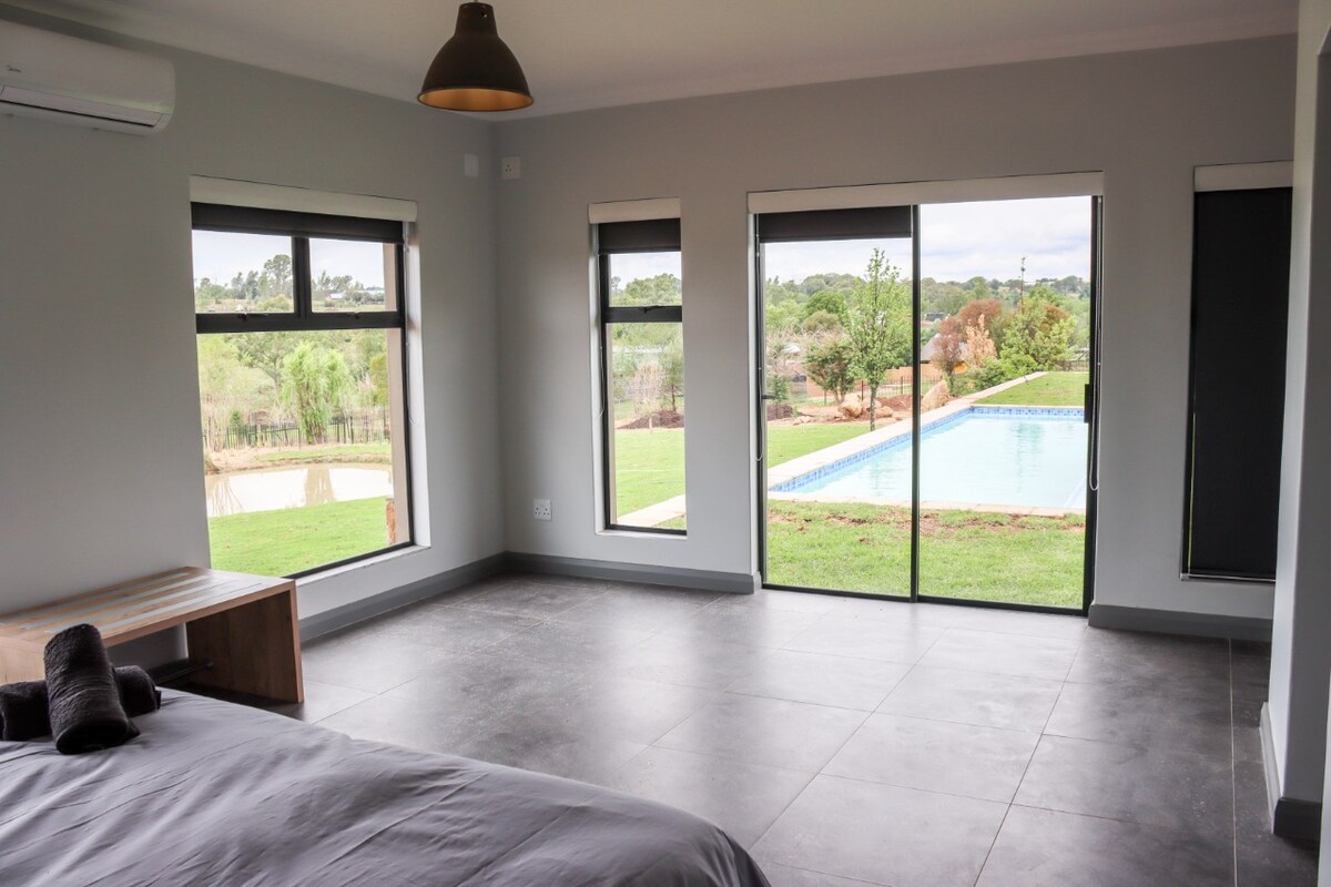 Stones Throw Manor - Krugersdorp