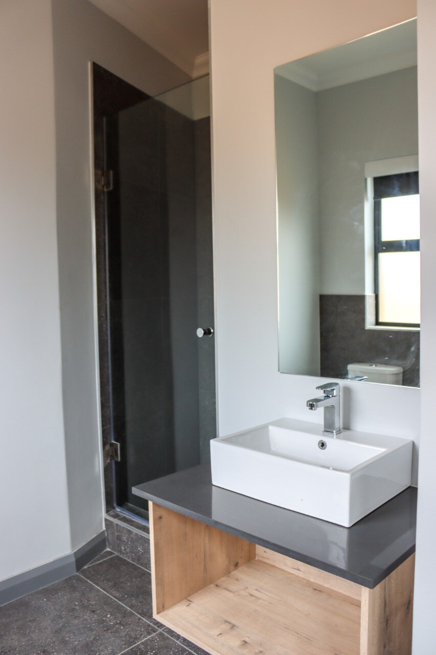 Stones Throw Manor - Krugersdorp