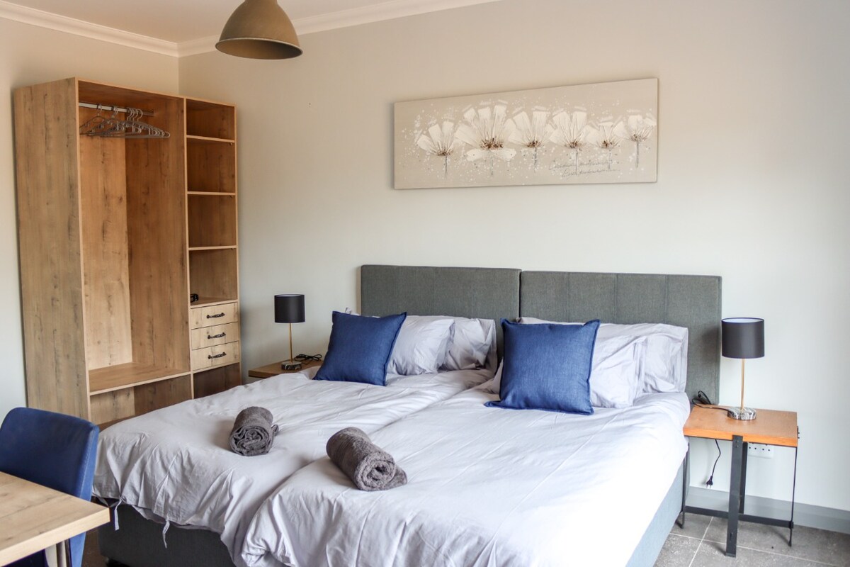 Stones Throw Manor - Krugersdorp