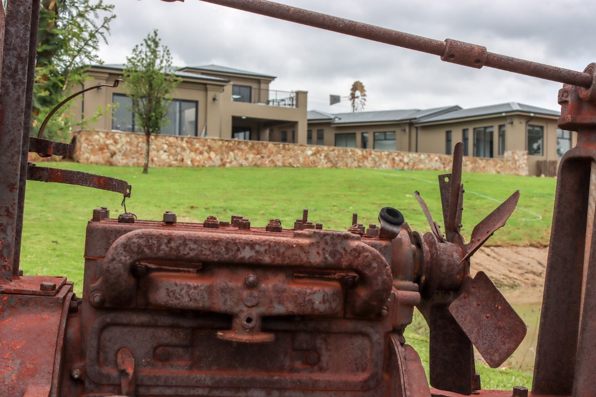 Stones Throw Manor - Krugersdorp