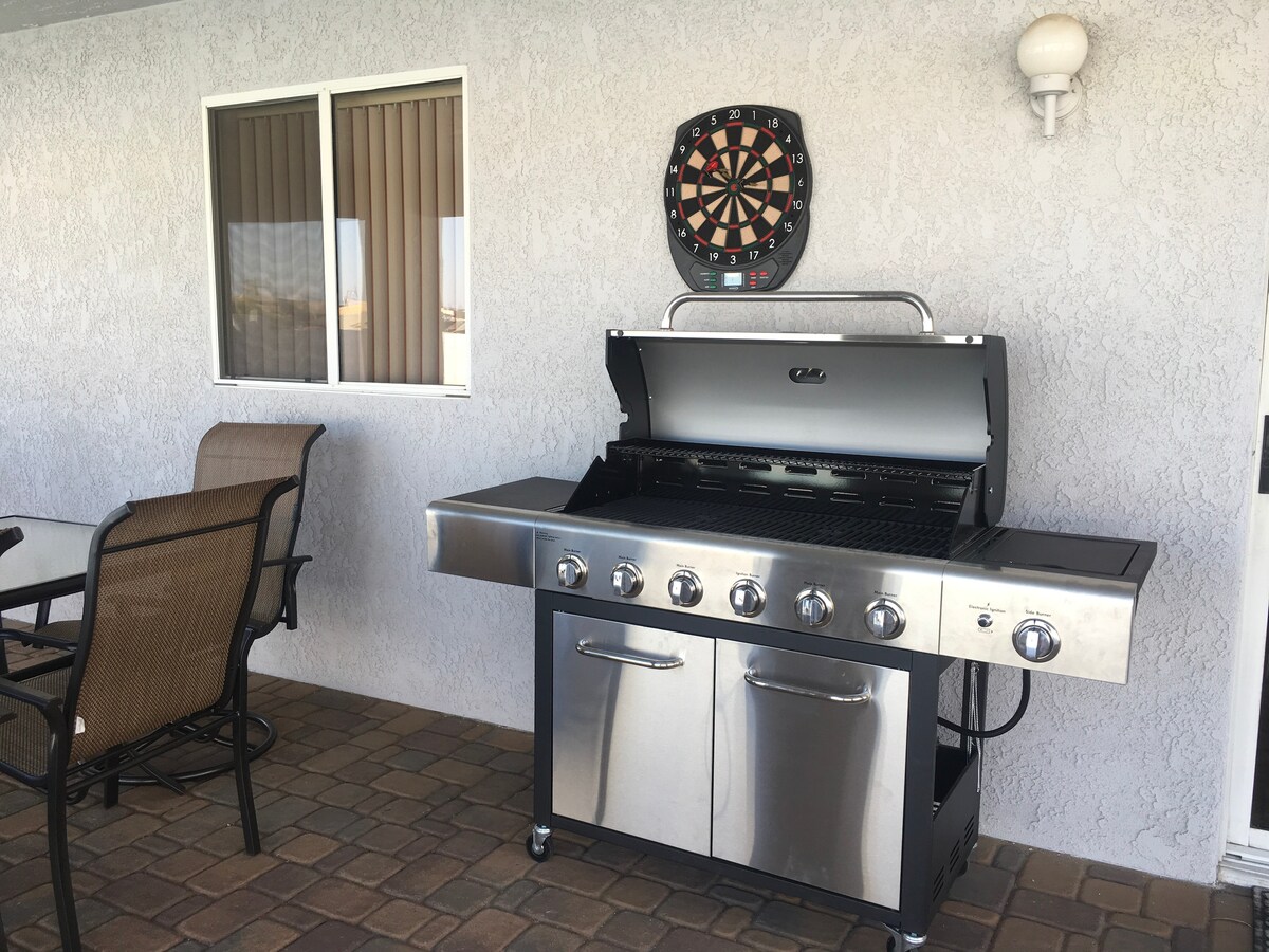 Entertainment Playground. POOL, GAMES AND GAMES! - Lake Havasu City