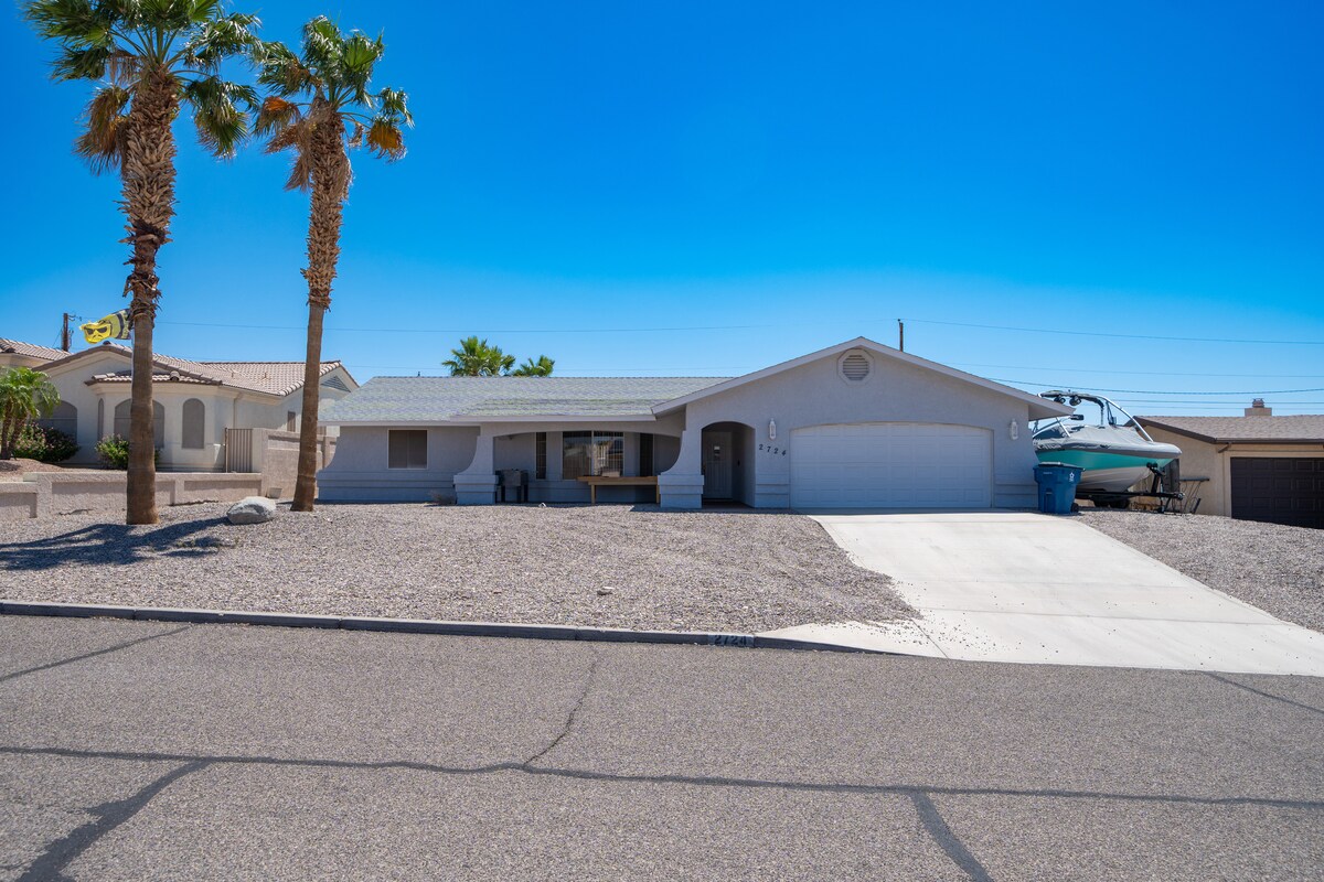 Entertainment Playground. POOL, GAMES AND GAMES! - Lake Havasu City