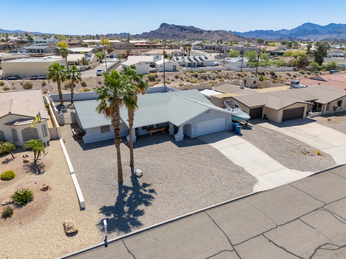 Entertainment Playground. POOL, GAMES AND GAMES! - Lake Havasu City