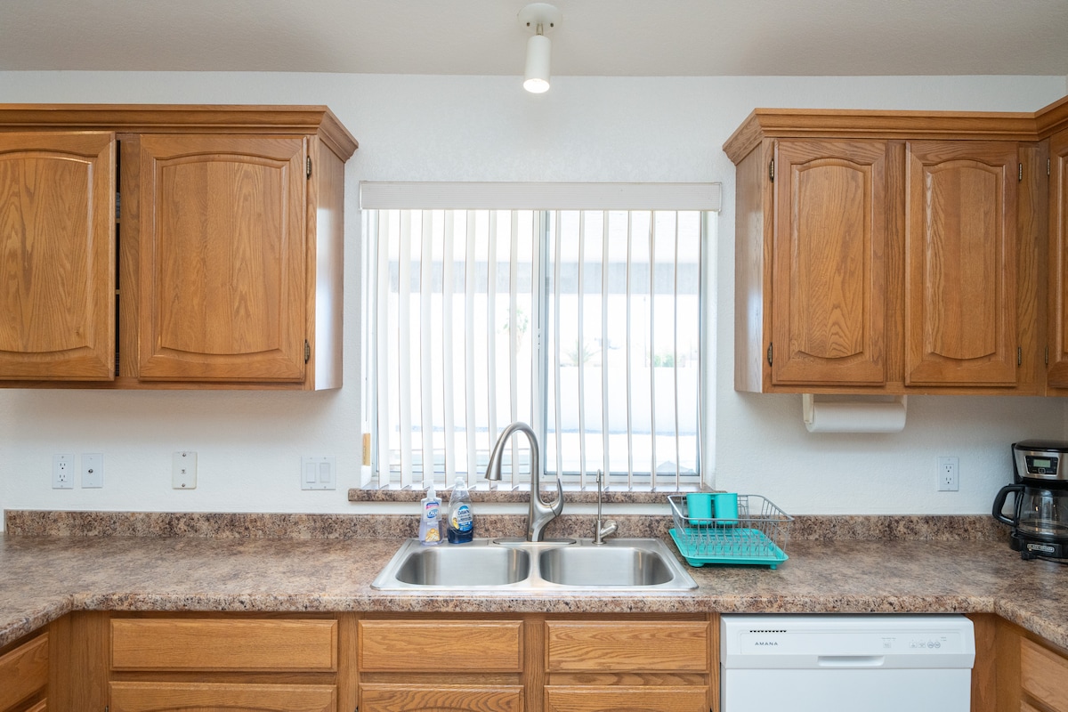 Entertainment Playground. POOL, GAMES AND GAMES! - Lake Havasu City