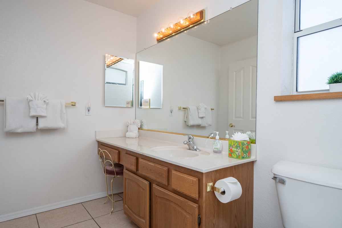 Entertainment Playground. POOL, GAMES AND GAMES! - Lake Havasu City