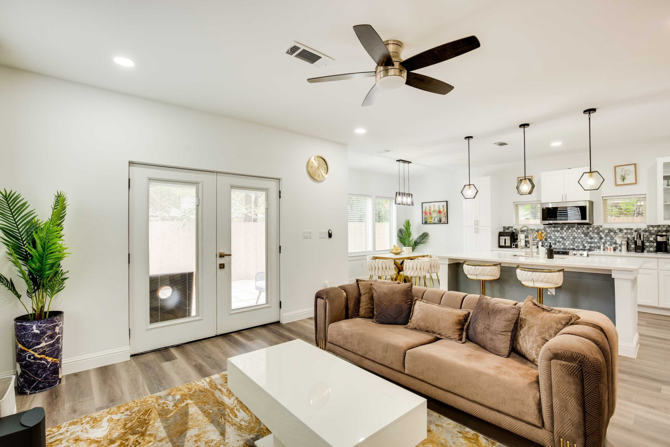 Dallas Urban Oasis w/ 2 Balconies < 3 Mi to Downtown!