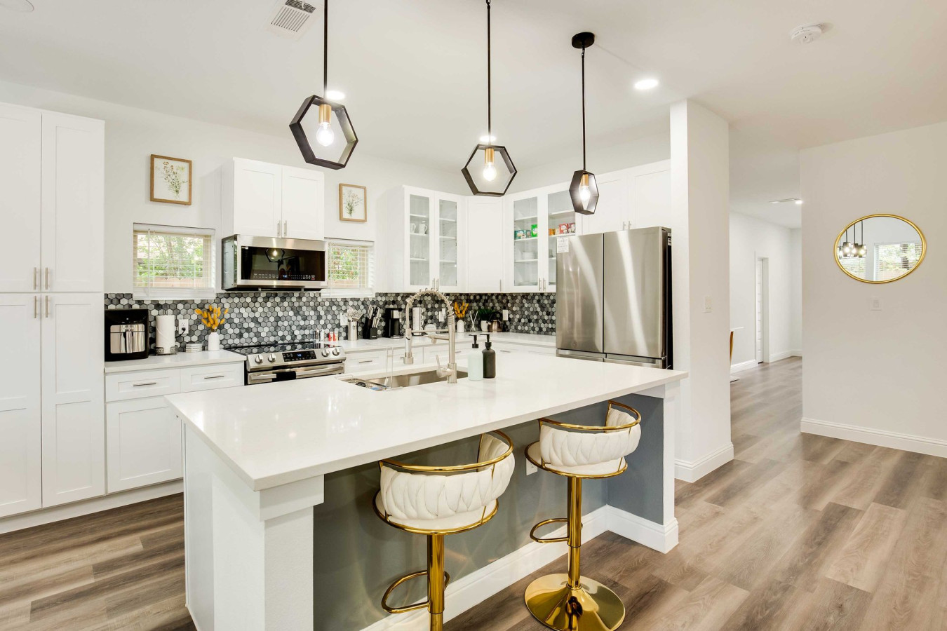 Dallas Urban Oasis w/ 2 Balconies < 3 Mi to Downtown!